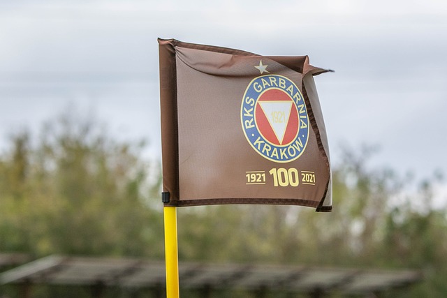 狂轰52+10+8！库里爆锤灰熊，巴特勒创超级神迹，西部格局改变了​.